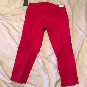 Old Navy Pants - Old navy active 3/4 pants Old Navy Pants - Old navy active 3/4 pants